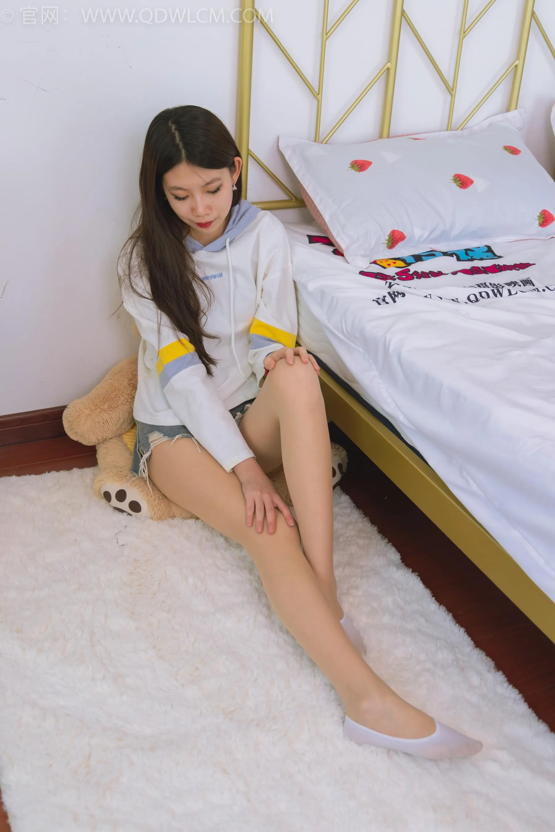 物恋传媒 NO.1511 纤纤-湖边少女 [151P]插图4